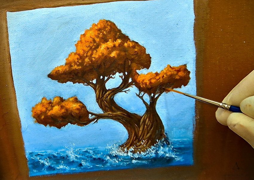 Gemälde eines Baums mit orangefarbenen Blättern in stürmischer See. Painting of tree with orange leaves in stormy sea.